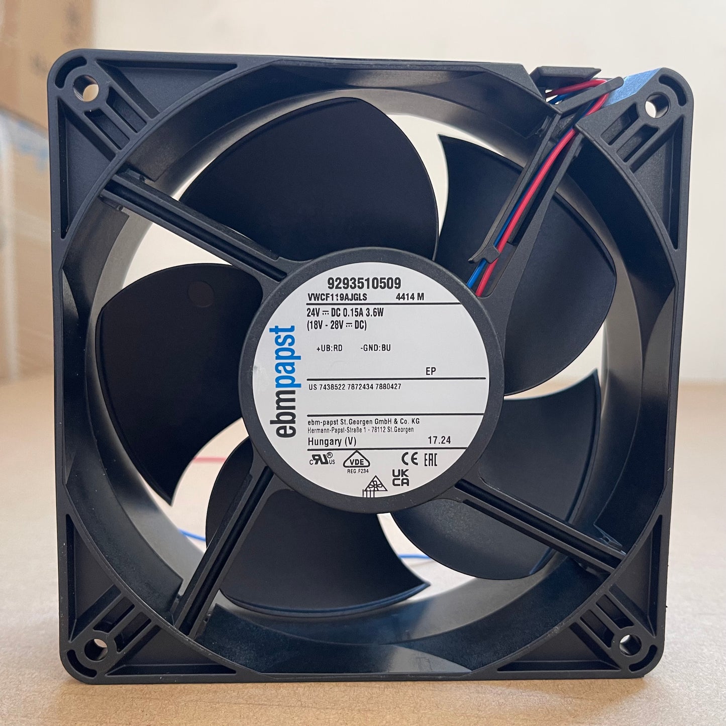 ebmpapst 4414M Compact Fan 119*119*38mm 24V 3300RPM 184m³/h 4.1W 88Pa