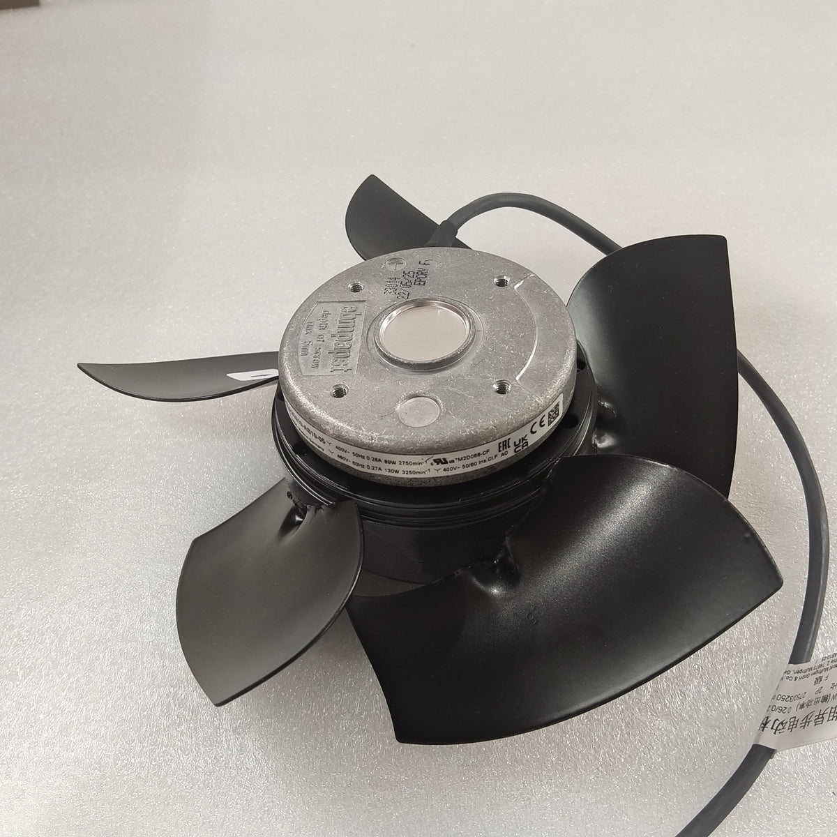 ebm-papst 780m³/h A2D210-AB10-05 Axial Fan 2750RPM