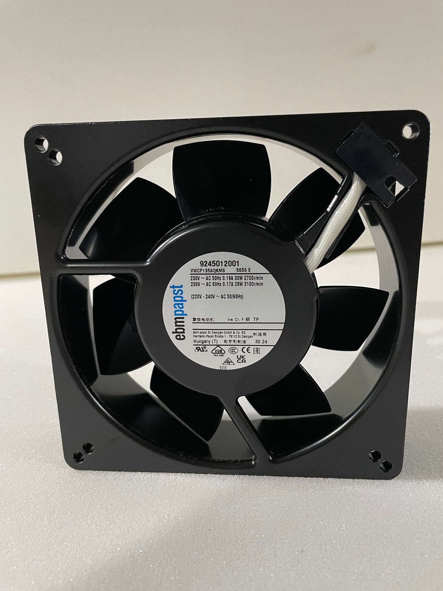 ebmpapst 5656S Compact Fan 135*135*38mm 230V 2700RPM 240m³/h 30W