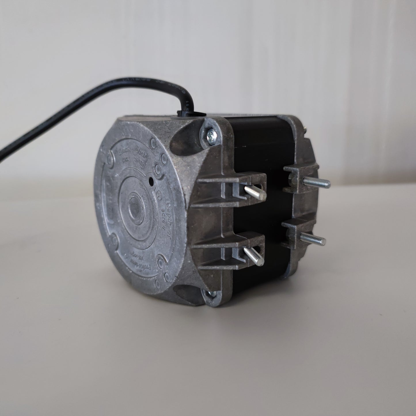 ebmpapst M4Q045-EA01-01 Compact Fan 230V 1300RPM 90W